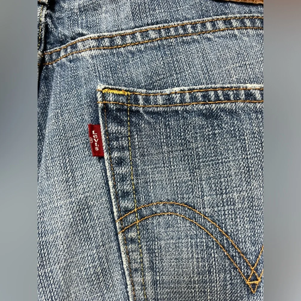 (20) Levi's Men's Blue and Navy Jeans
